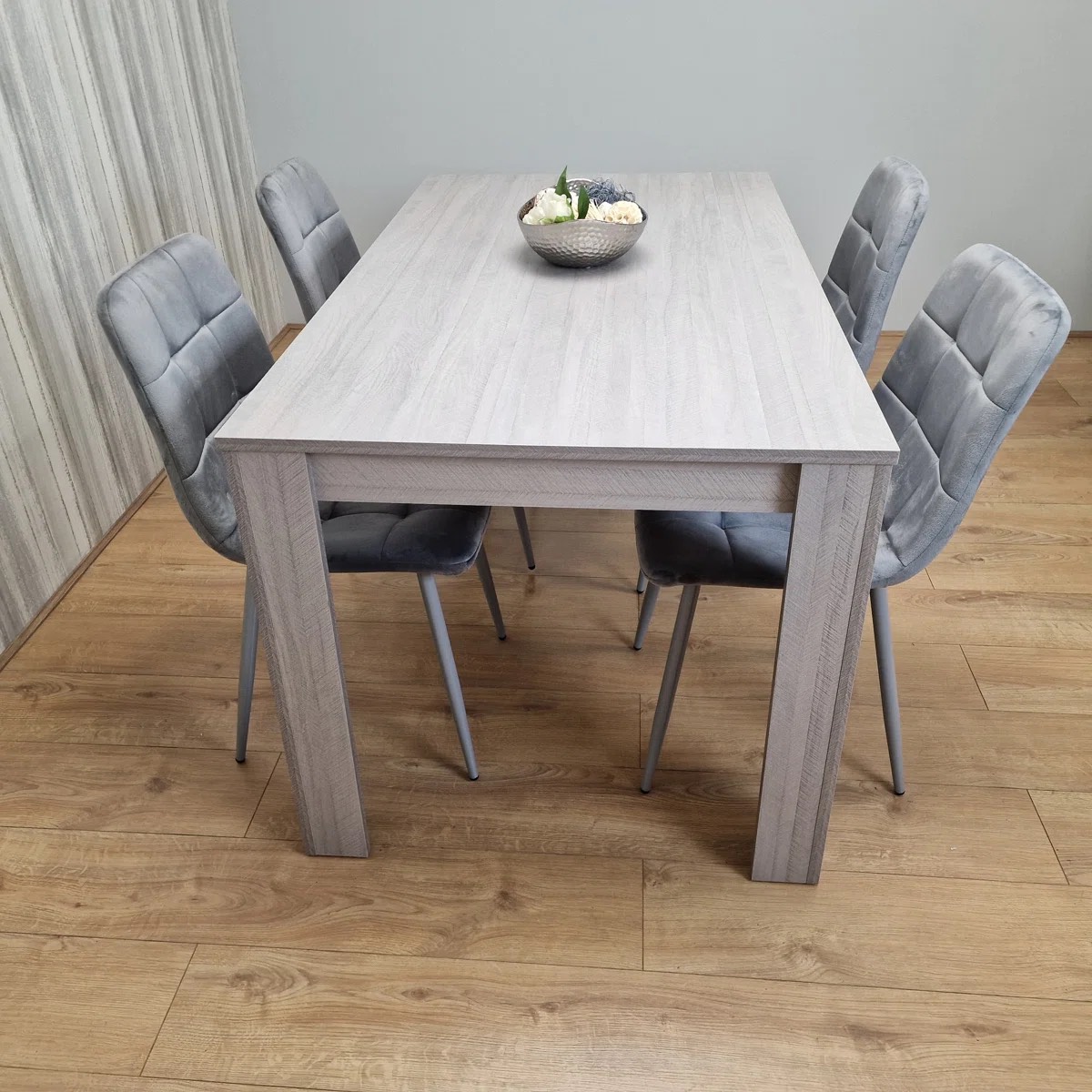 Oak & Aura's 4 - Person Dining Set