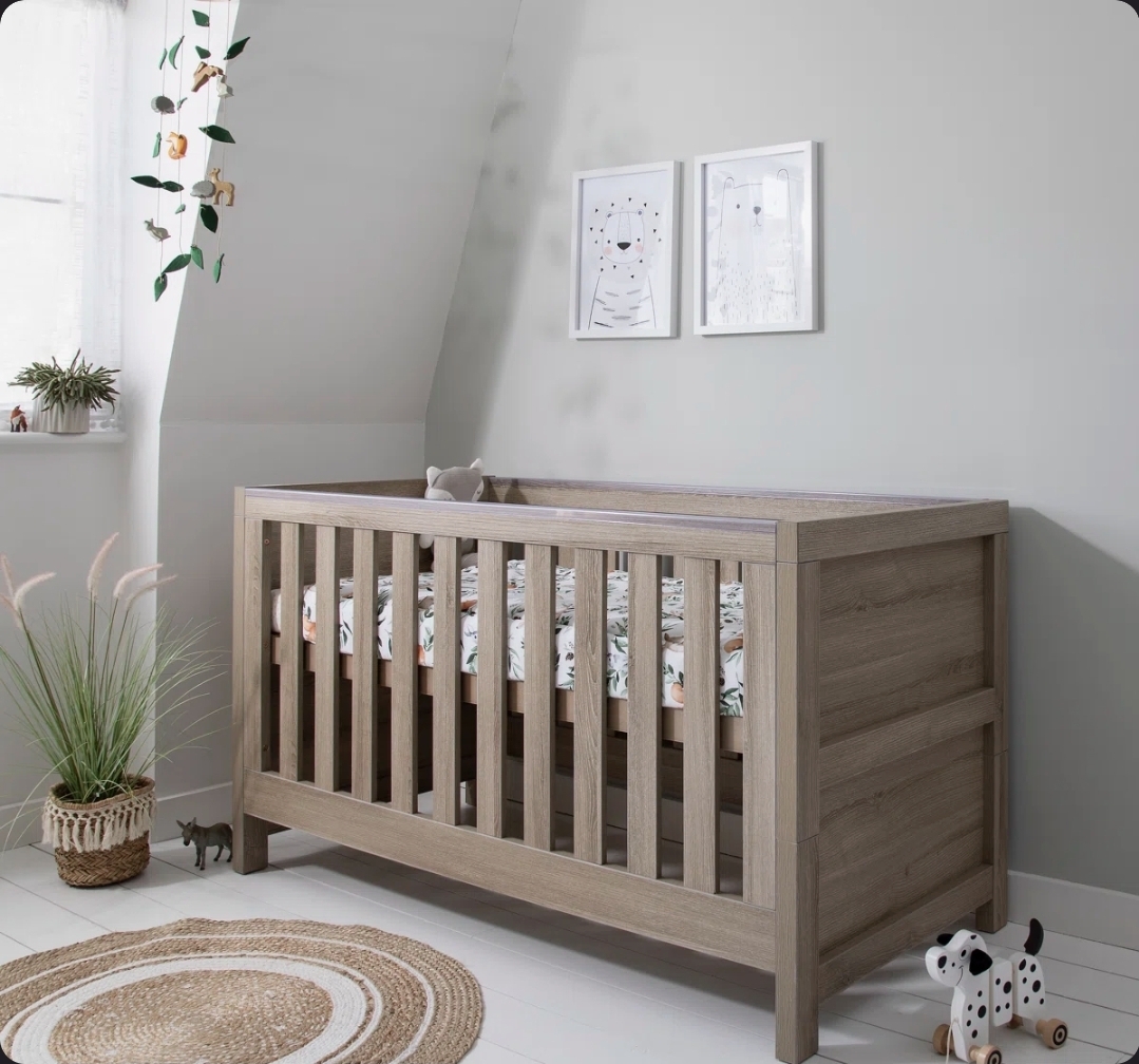 Oak & Aura's 3-in-1 Cot Bed With Mattress