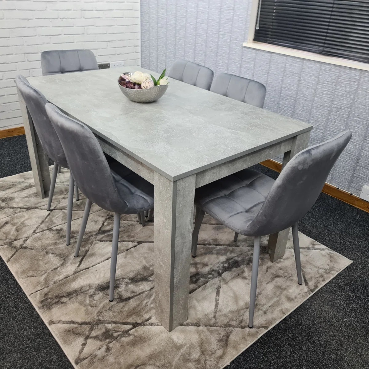 Oak & Aura's 6 - Person Dining Set